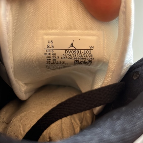 Nike Air Jordan 1 Mid 'Panda' - Picture 11 of 15